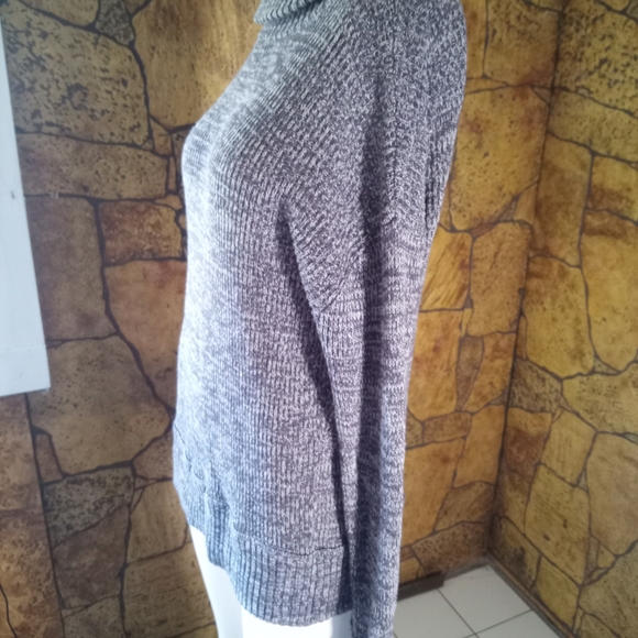 Nomad Heather Gray Turtleneck Sweater - Picture 3 of 4